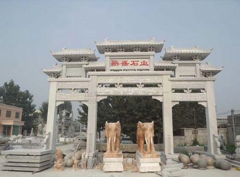 点击查看详细信息<br>标题：三门七楼牌坊（草白玉） 阅读次数：2482